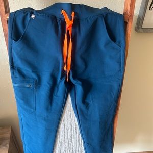 FIGS Zamora scrub bottoms